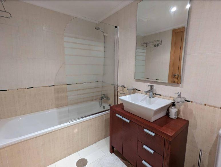 Апартаменти Sea View Penthouse Фуенхірола Екстер'єр фото